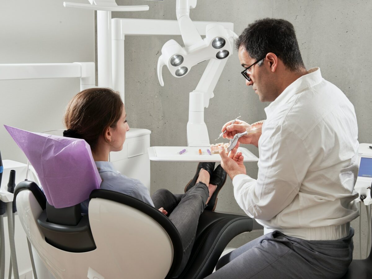 什么时候应该去看牙医紧急拔牙?